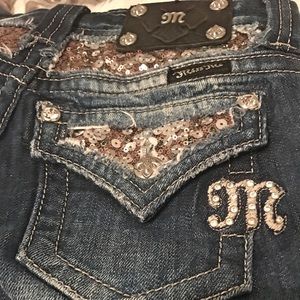 *Miss Me Bootcut Jeans: SIZE 23*